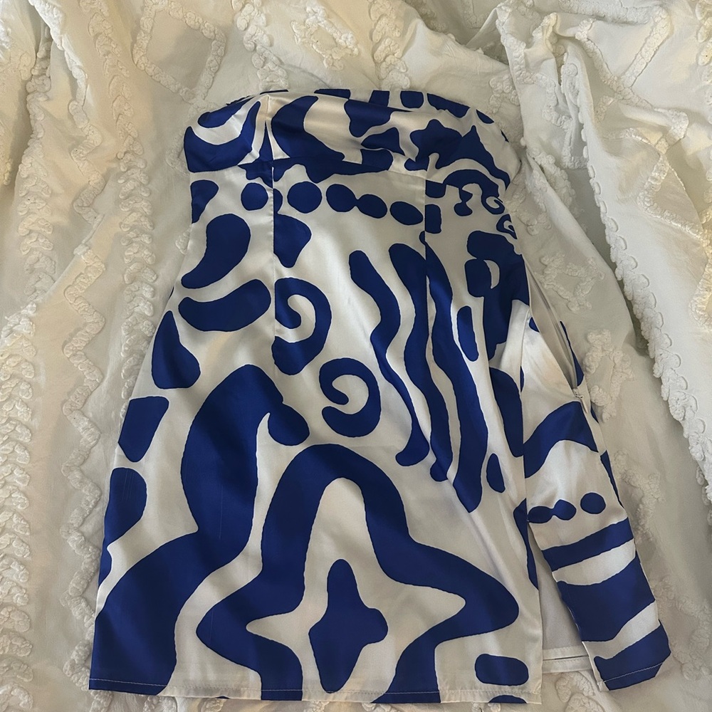 Stylish Blue and White Patterned Dress